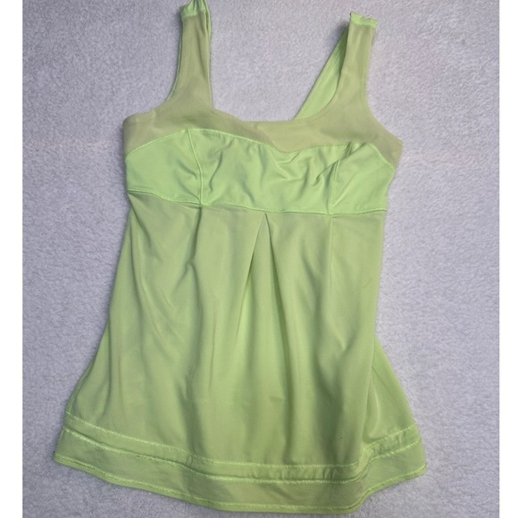 lululemon athletica Tops - Lululemon Athletica Green Ruched Tank Top Athletic Built In Bra Size 6‎